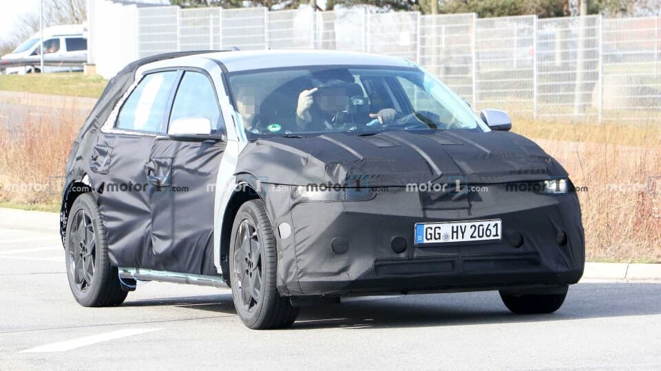 파파라치를 본 현대 NE EV 테스트 드라이버의 반응 게시글 썸네일