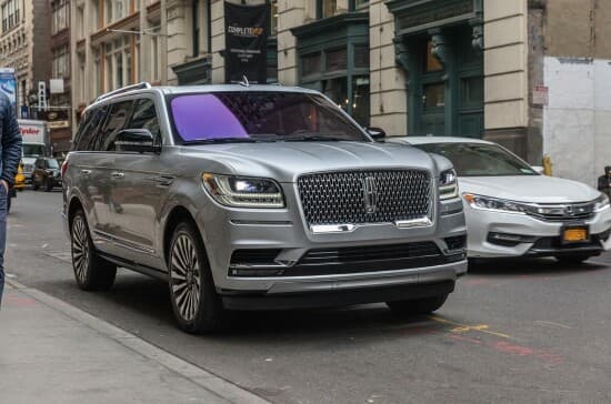 네비게이터 주차했을 때 문 열 수 있나요? 게시글 썸네일