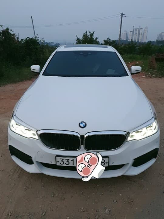 BMW 5시리즈 520d xDrive M 스포츠 플러스 게시글 썸네일