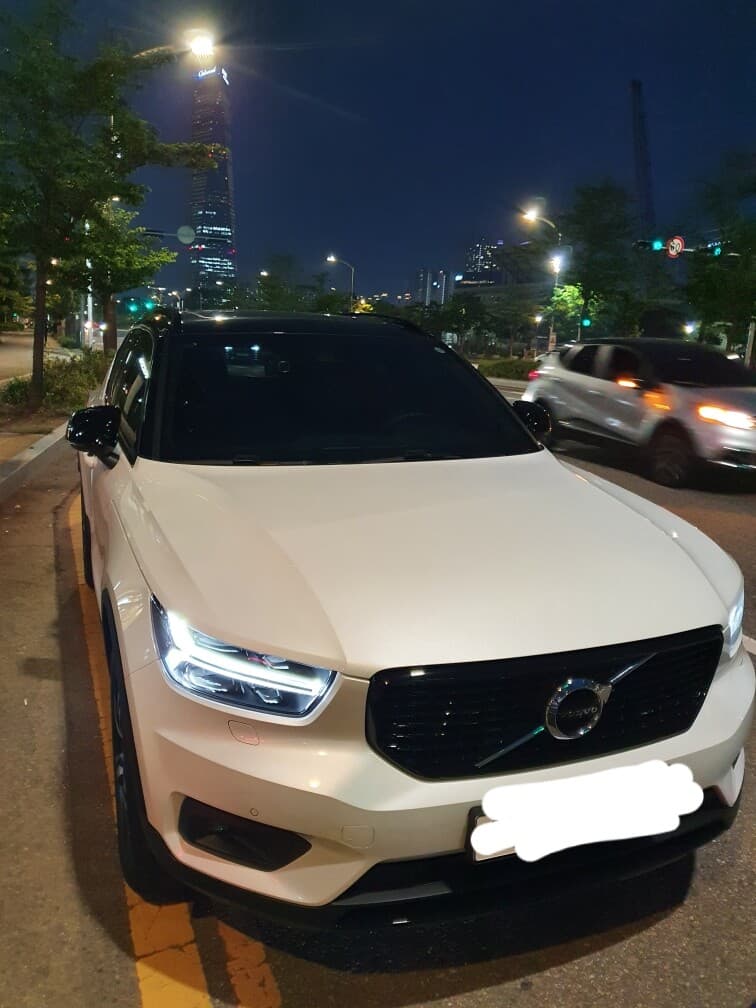 볼보 XC40 T4 AWD R-디자인 게시글 썸네일