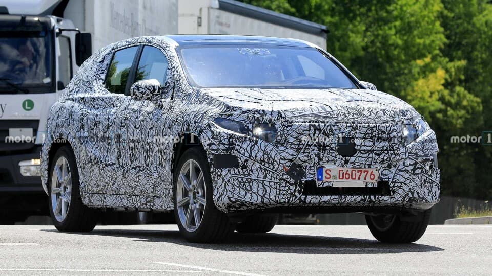 아니 벌써?! 차기 벤츠 EQC 스파이샷 게시글 썸네일