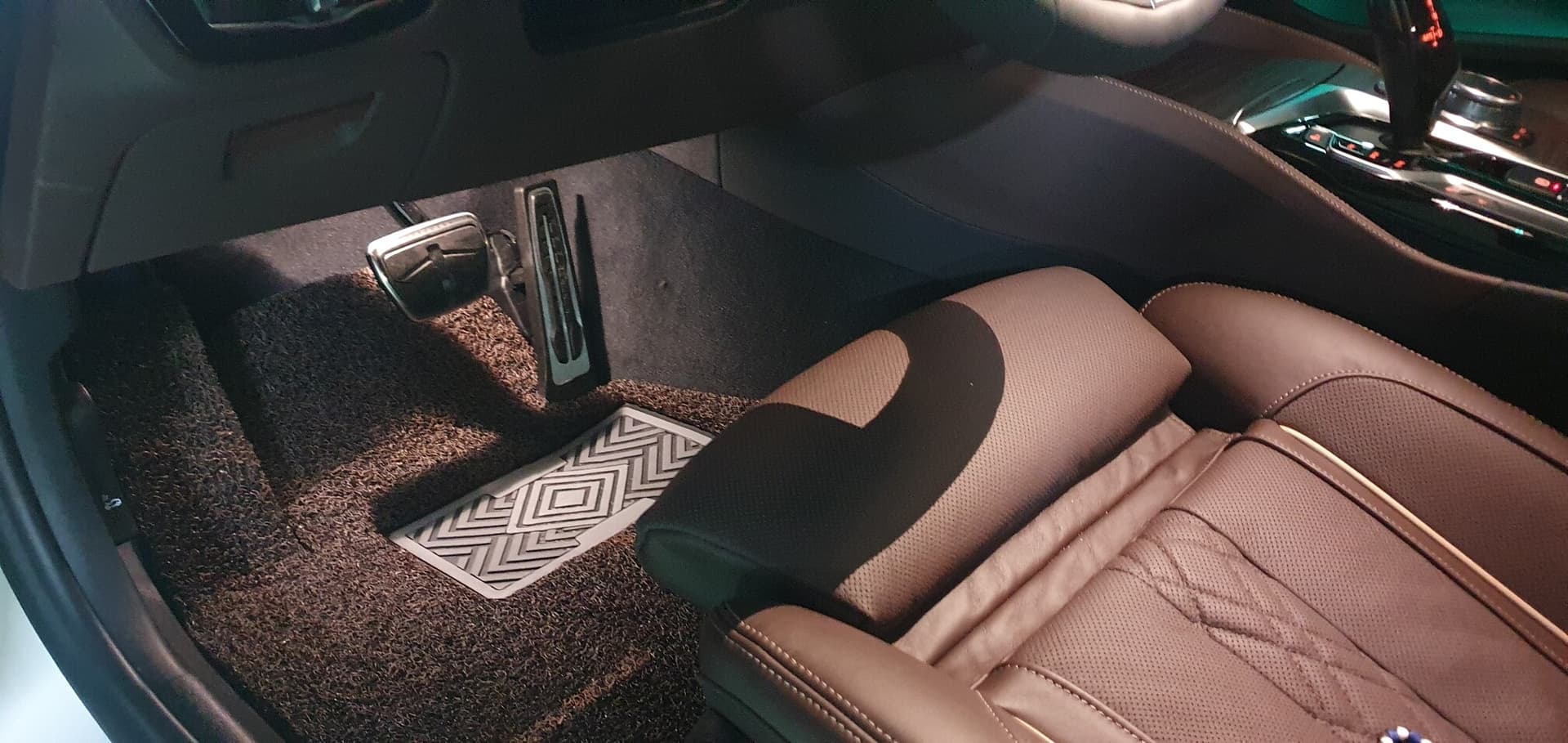 BMW 5시리즈 현대 모비스 컬쿠션 카매트 게시글 썸네일