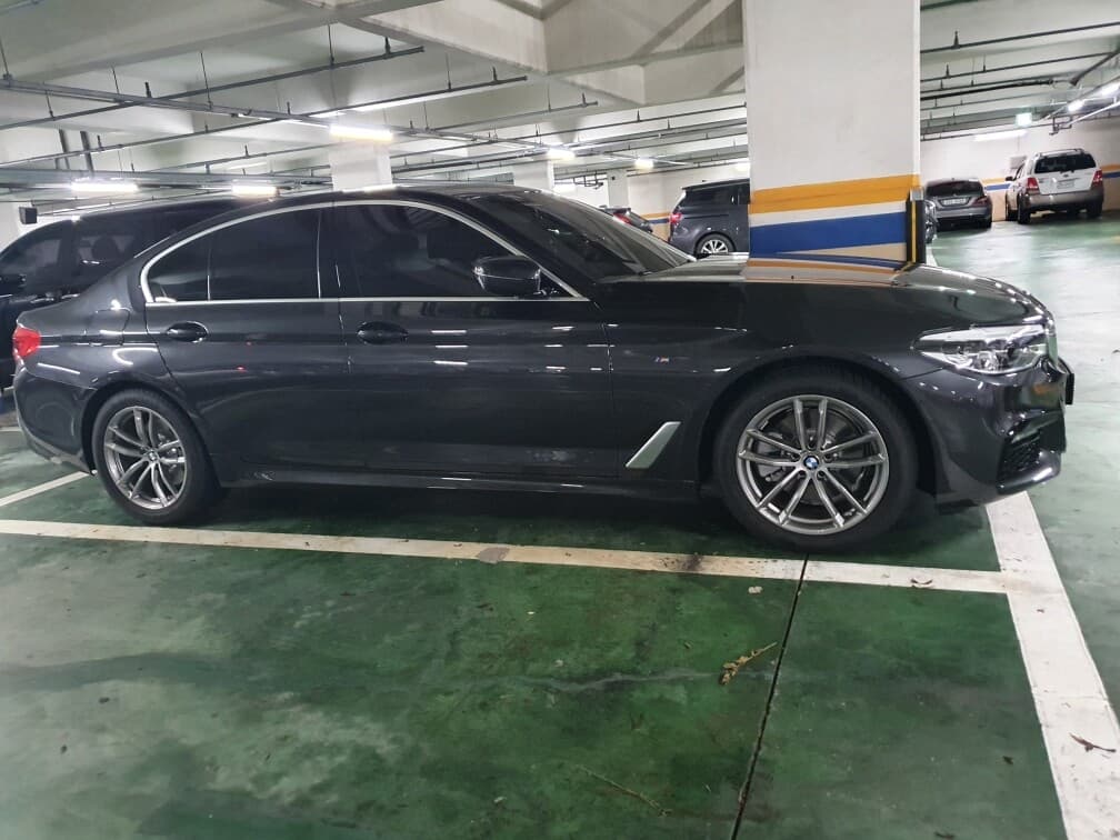 BMW 5시리즈 520i M 스포츠 게시글 썸네일