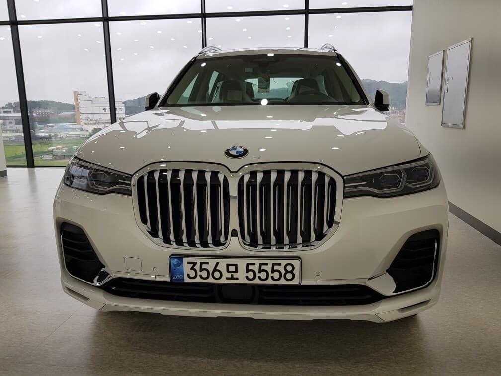 BMW X7 40i xDrive 디자인 퓨어 엑셀런스 6인승 게시글 썸네일