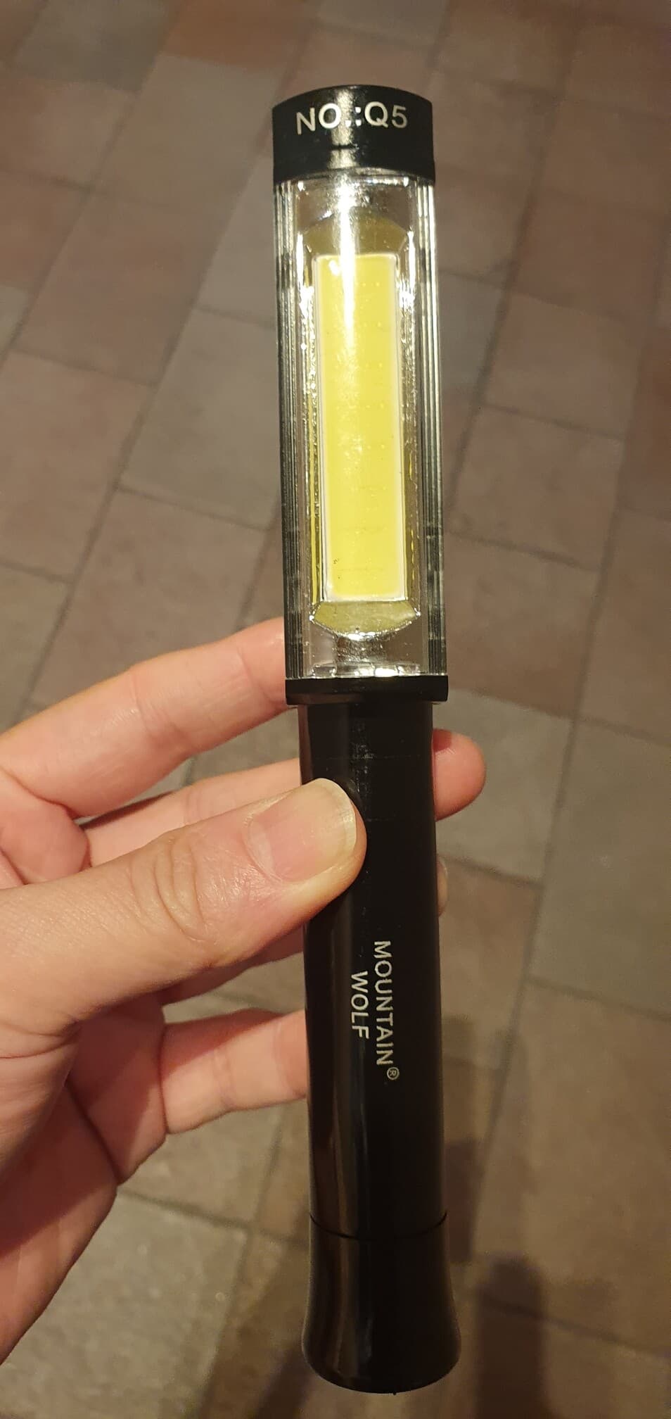 휴대용 트렁크 LED 조명 게시글 썸네일