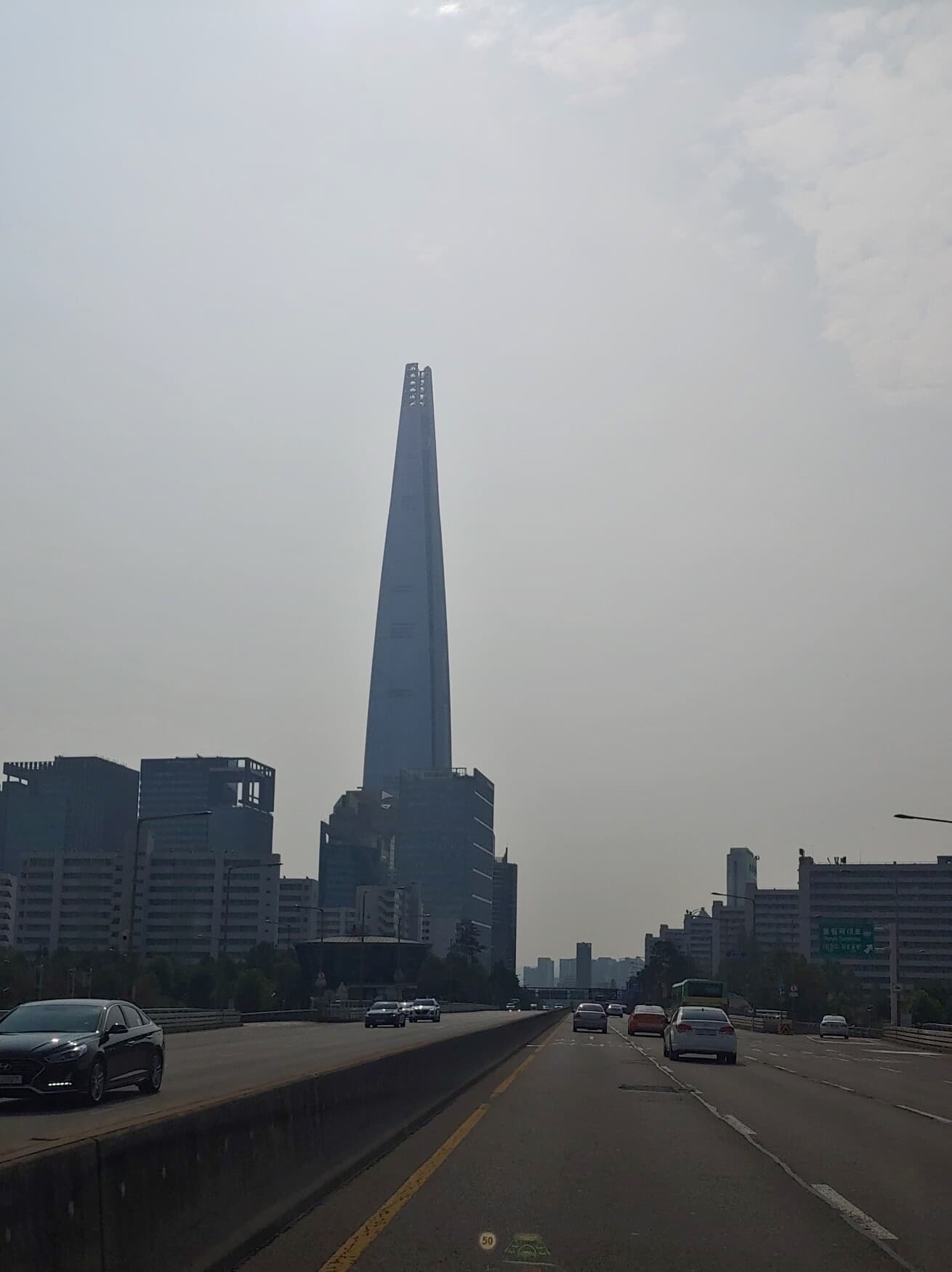 오늘 출근하신분들 손~?? 게시글 썸네일