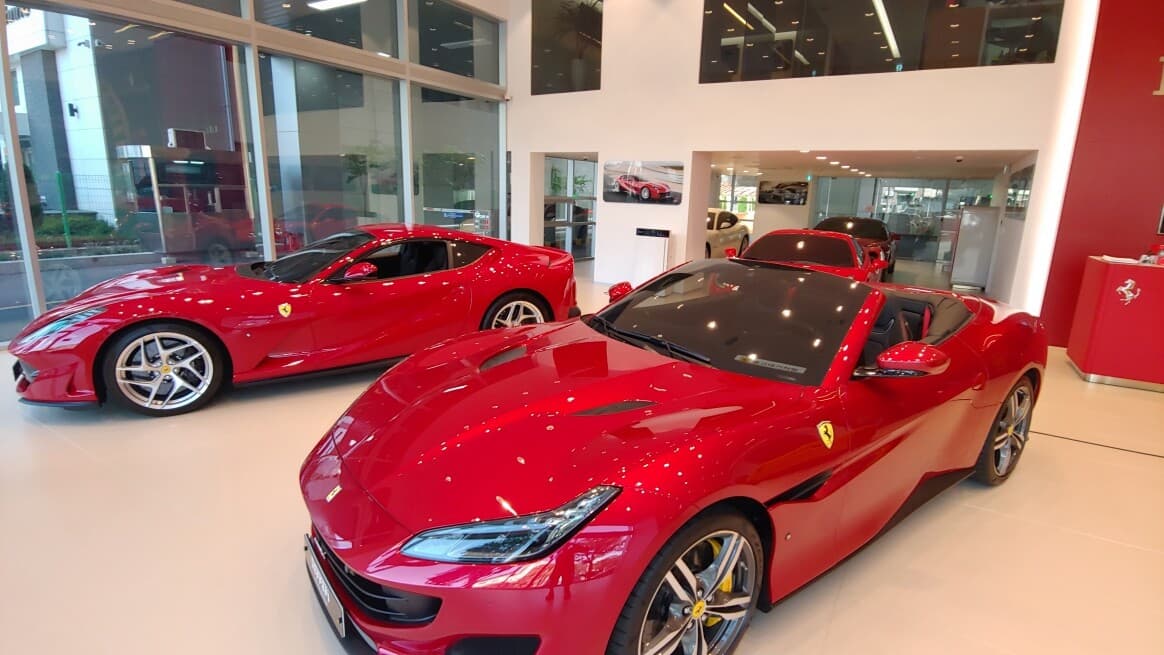 모든것이 아름다웠던 페라리 인증중고전시장 방문기. 게시글 썸네일