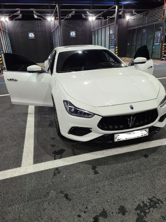 마세라티 기블리 350 그란스포츠 게시글 썸네일