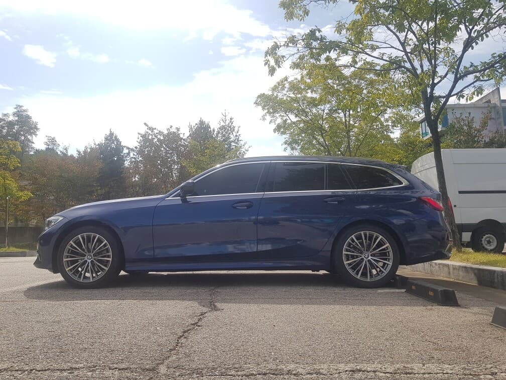 BMW 3시리즈 투어링 320i 투어링 럭셔리 게시글 썸네일