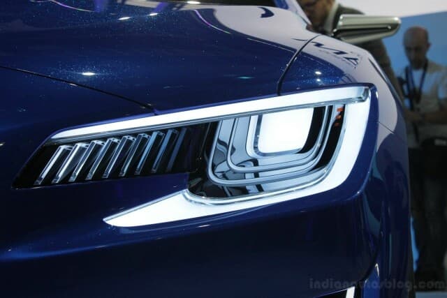 자동차 라이트 디자인 게시글 썸네일