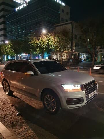 아우디 Q7 45 TFSI 콰트로 게시글 썸네일