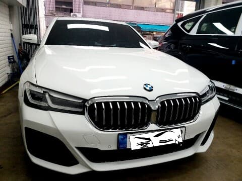 BMW 5시리즈 523d xDrive M 스포츠 패키지 게시글 썸네일