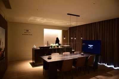 ?벤틀리 신형 벤테이가, 호텔 스위트룸에서 런칭 게시글 썸네일