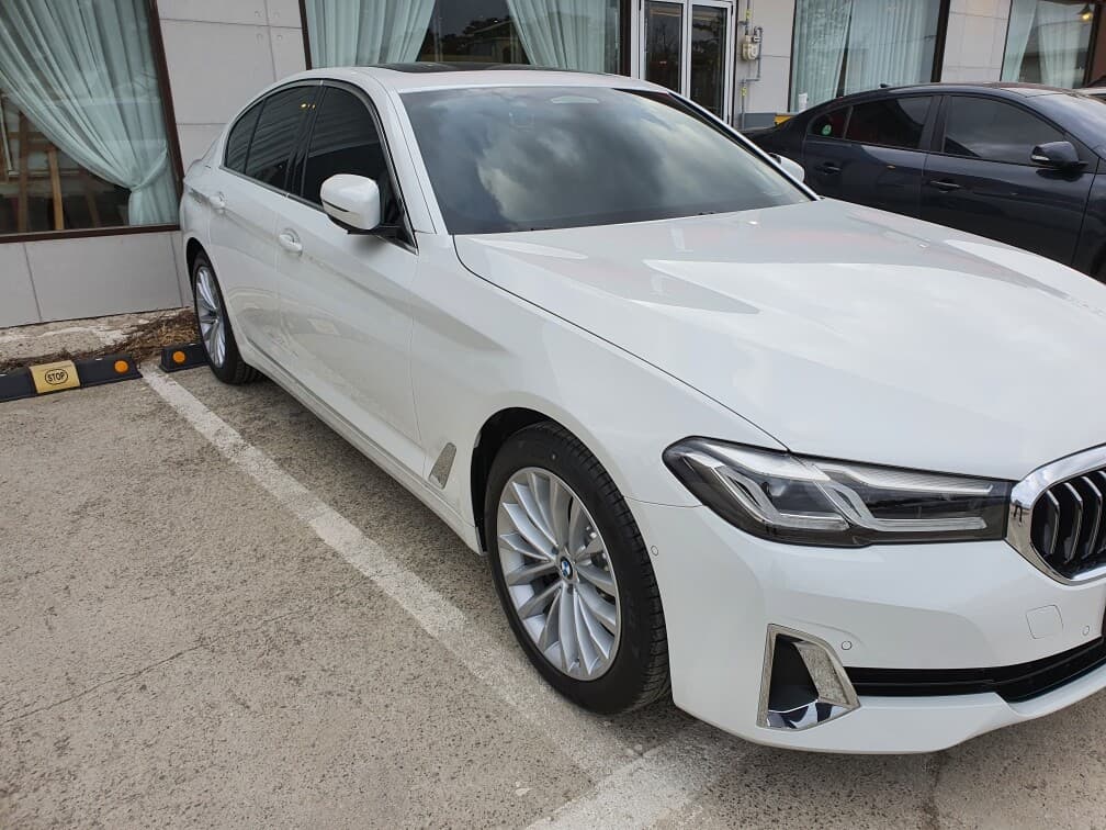 BMW 5시리즈 530e 럭셔리 게시글 썸네일
