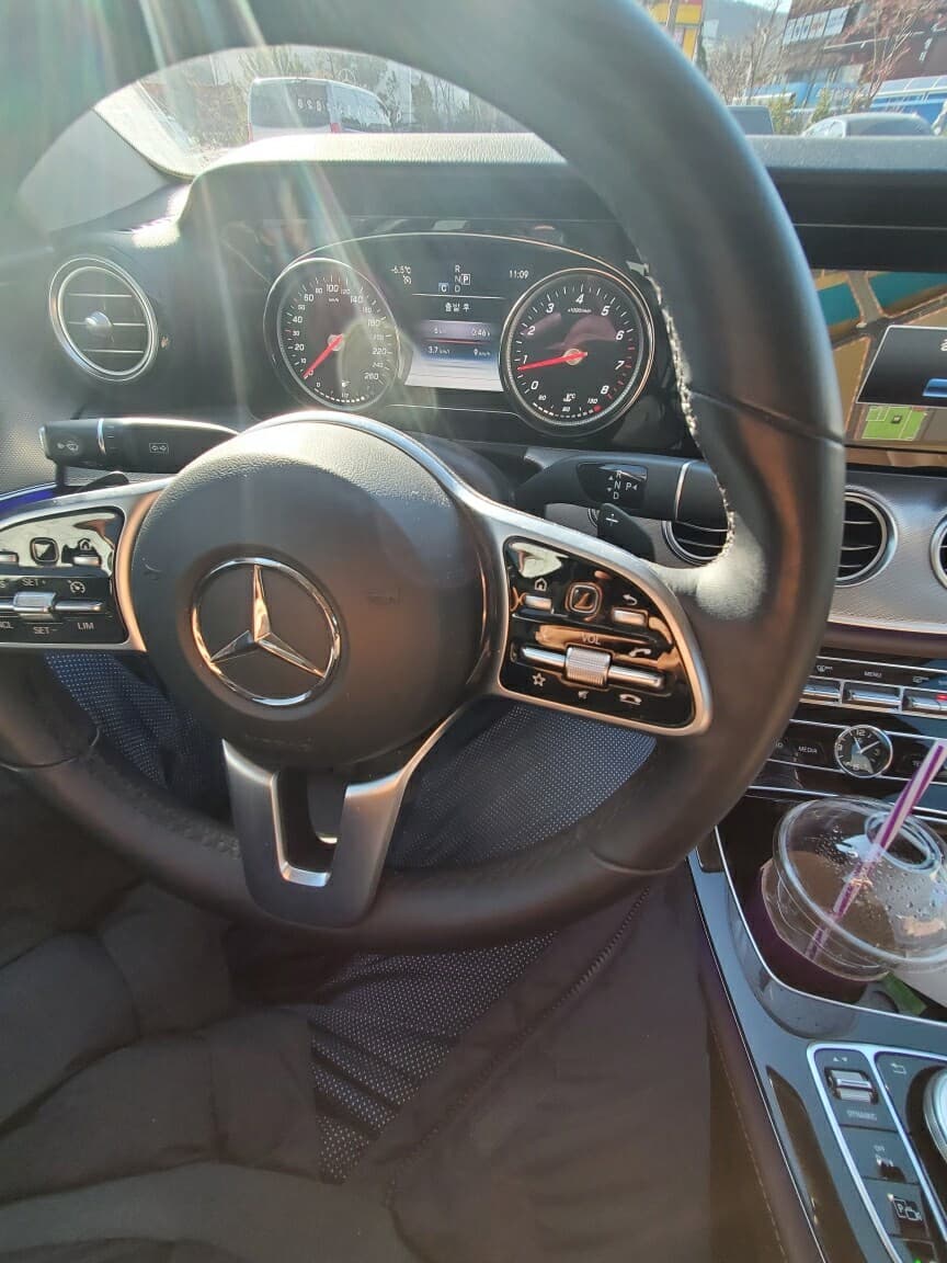 벤츠 E-클래스 E 300 아방가르드 게시글 썸네일