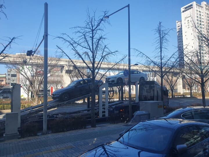 BMW 5시리즈 520i M 스포츠 패키지 OC 게시글 썸네일