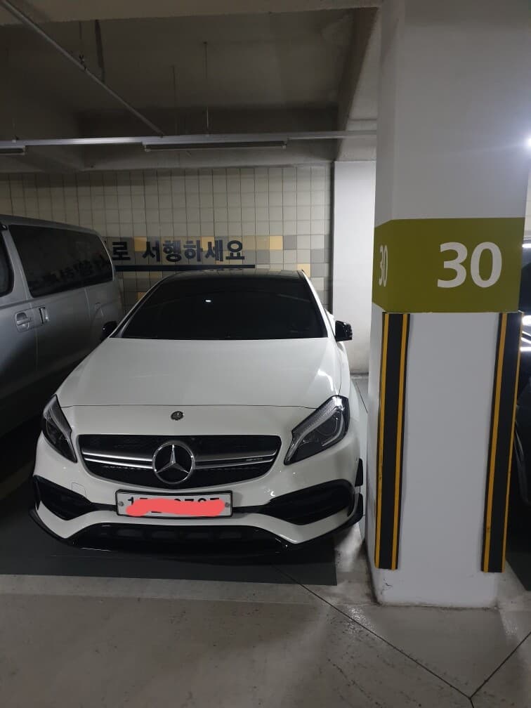 벤츠 A-클래스 AMG A 45 4MATIC 게시글 썸네일