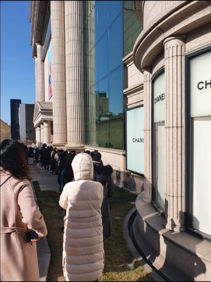 (비차량)어제 강남 현대백  샤넬 오픈런 게시글 썸네일