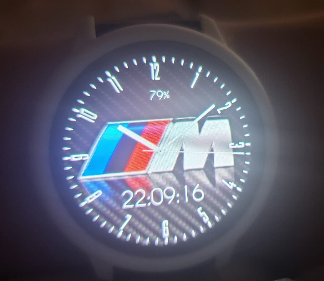 스마트워치  BMW 테마~ 게시글 썸네일