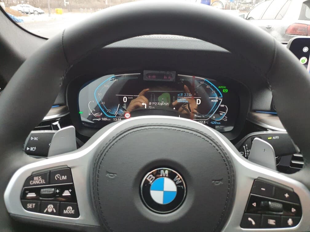 BMW 5시리즈 530e M 스포츠 패키지 OC 게시글 썸네일