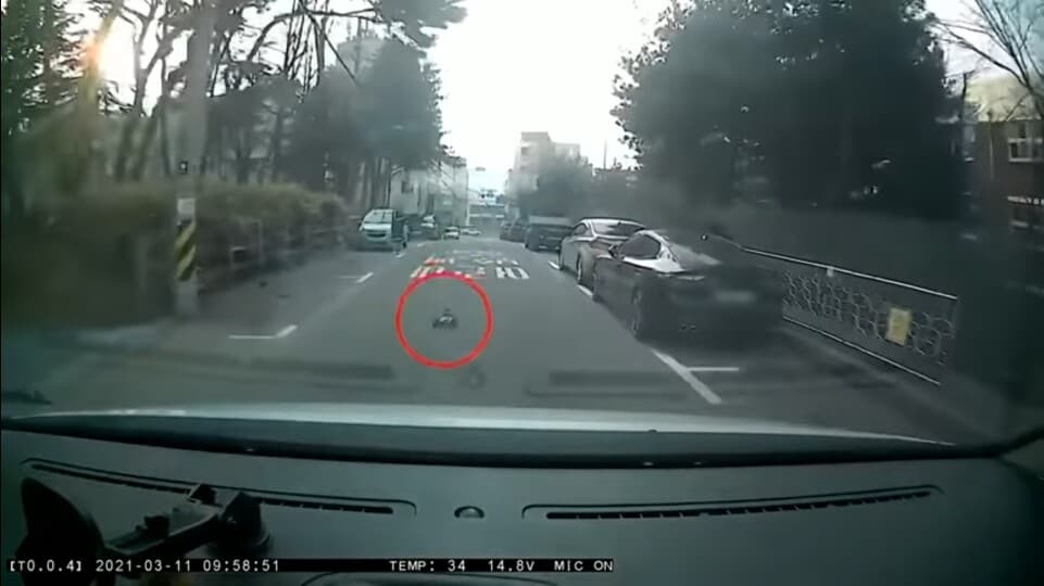 RC카랑 사고?? 한문철TV 게시글 썸네일