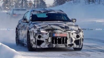 페라리가 준비중인 첫 SUV 프로산게는 전동화까지 고려한다 게시글 썸네일