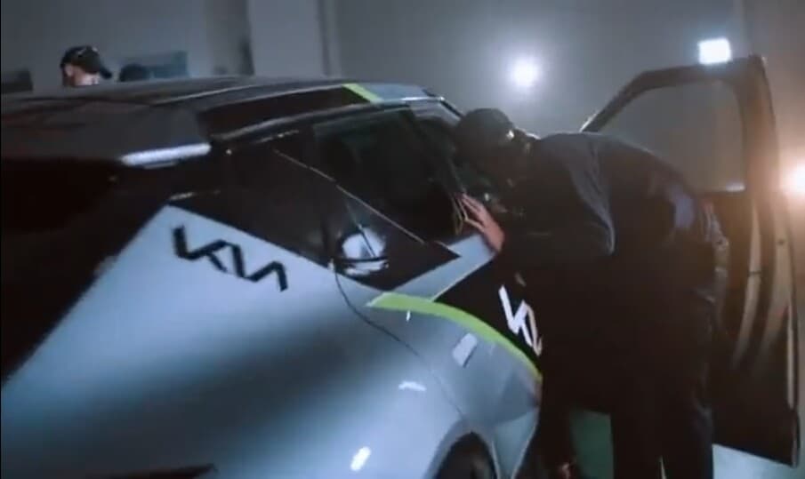 KIA EV6 vs 맥라렌, 페라리, 포르쉐, 람보 레이스 게시글 썸네일