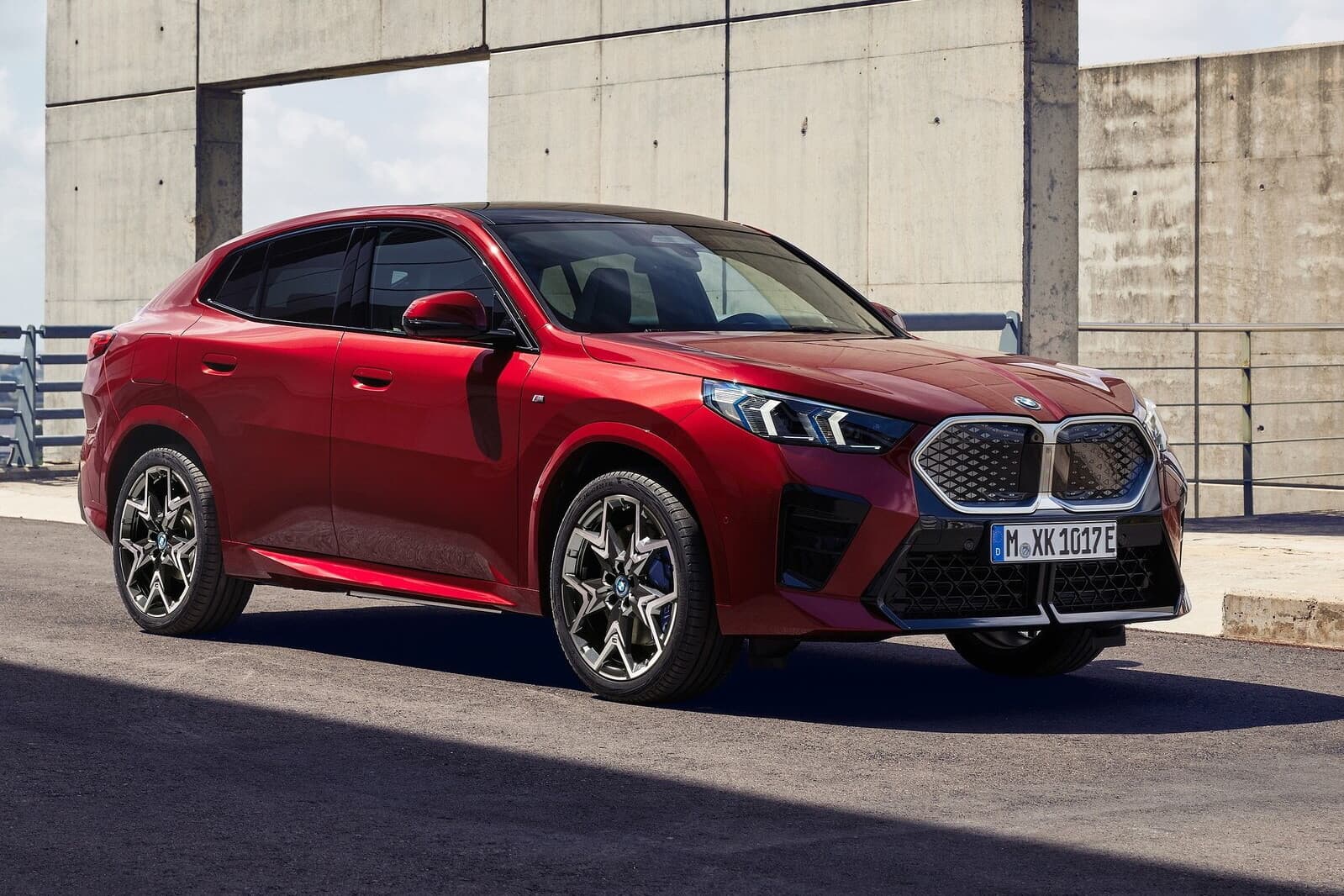 BMW iX2 eDrive 20 M 스포츠 2025년 9월 프로모션 할인가 와 리스·렌트 조건 완전분석