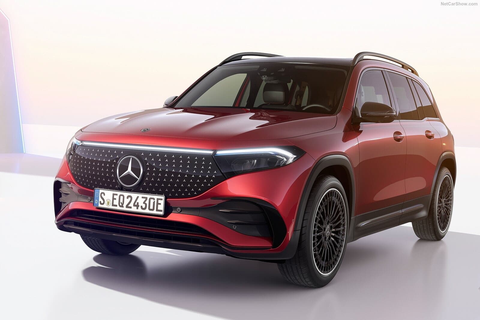 벤츠 EQB EQB 300 4MATIC AMG 라인 2025년 9월 프로모션 할인가 와 리스·렌트 조건 완전분석