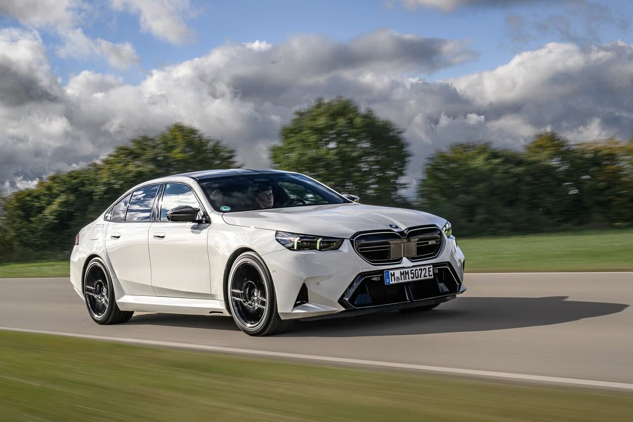 BMW M5 M xDrive P2 2025년 9월 프로모션 할인가 와 리스·렌트 조건 완전분석
