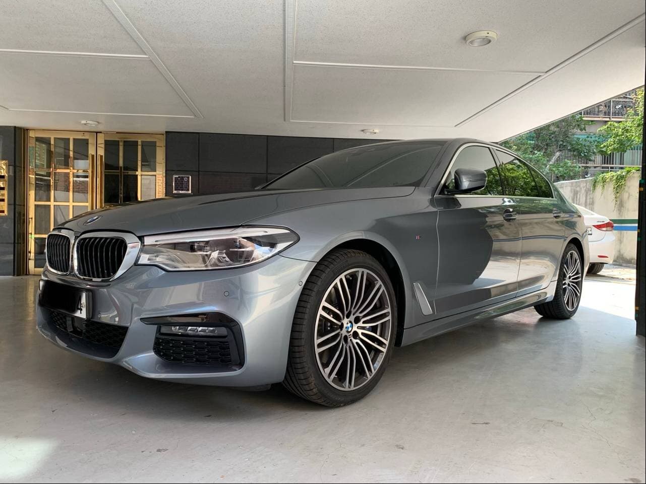 BMW 5시리즈 530i xDrive M 스포츠 플러스 OE 게시글 썸네일