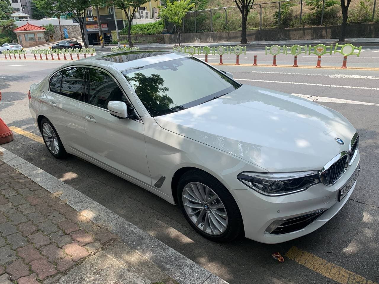 BMW 5시리즈 520d 럭셔리 플러스 게시글 썸네일