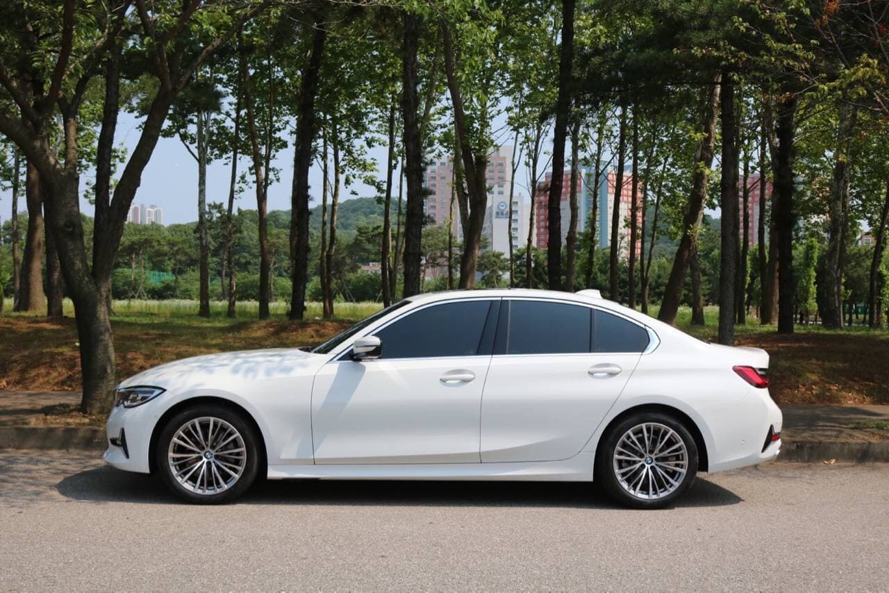 BMW 3시리즈 320i 럭셔리 게시글 썸네일