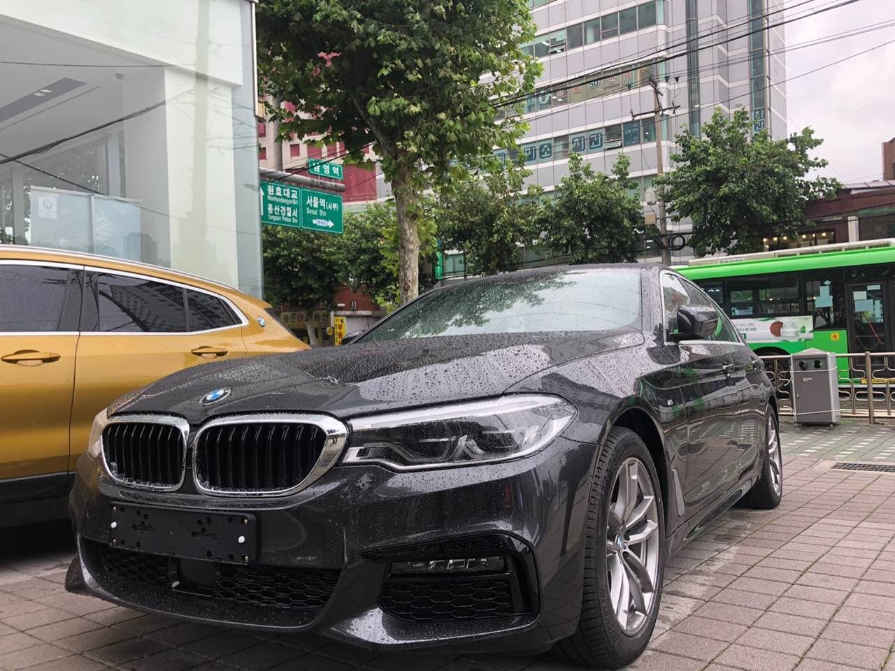 BMW 5시리즈 520i M 스포츠 게시글 썸네일