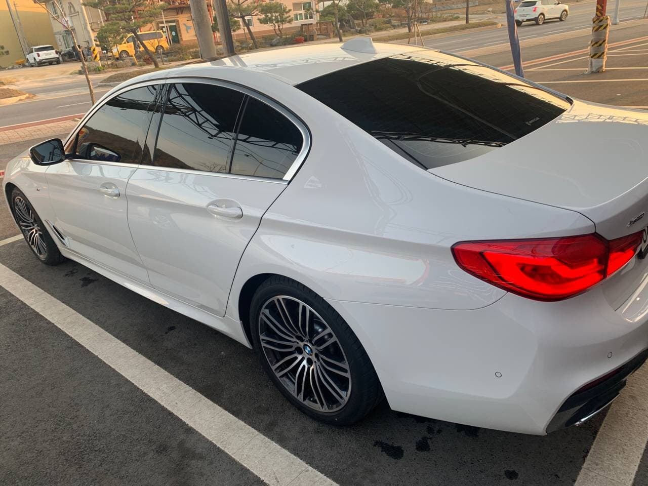 BMW 5시리즈 530i xDrive M 스포츠 플러스 게시글 썸네일