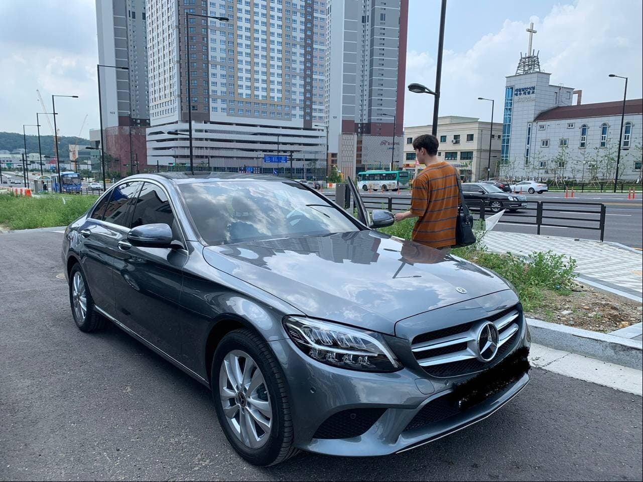 벤츠 C-클래스 C 220d 아방가르드 게시글 썸네일