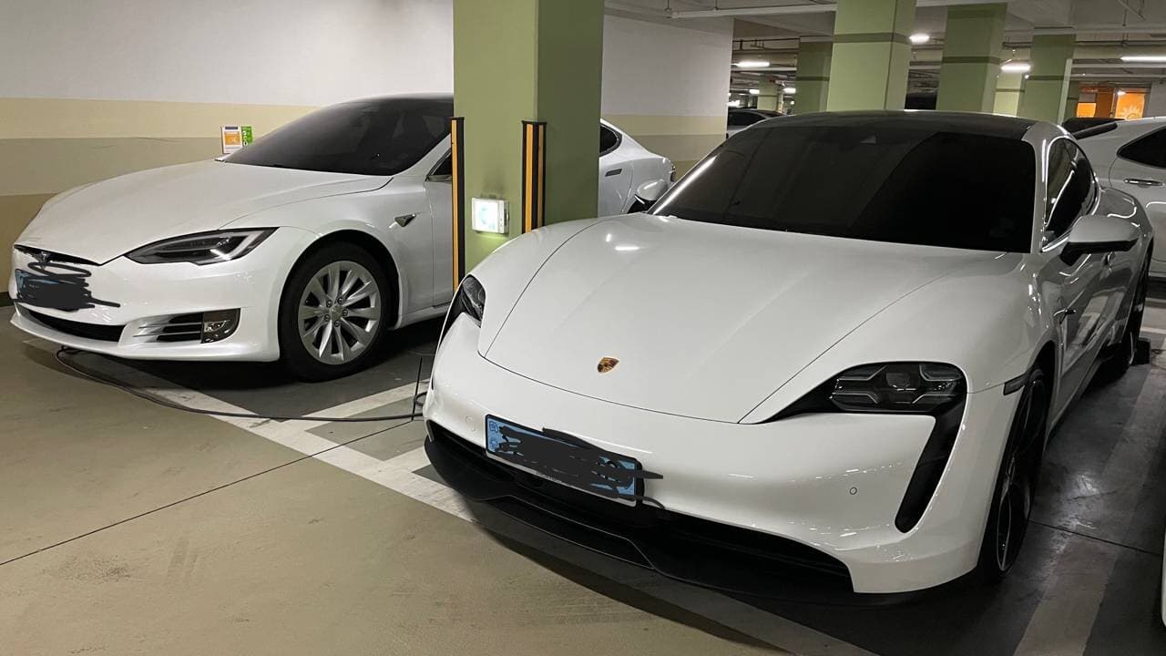 포르쉐 타이칸 4S 게시글 썸네일