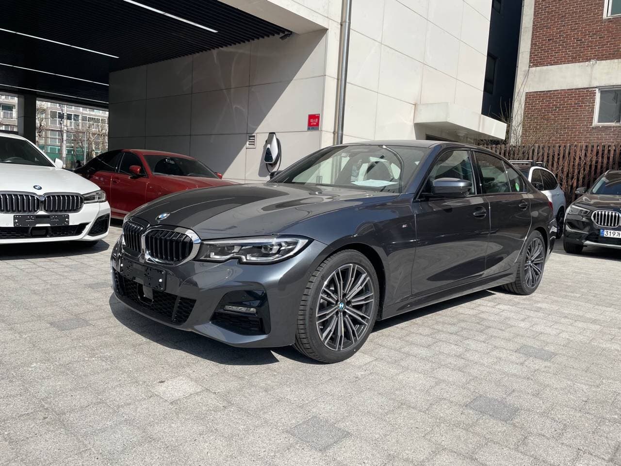 BMW 3시리즈 320i M 스포츠 게시글 썸네일
