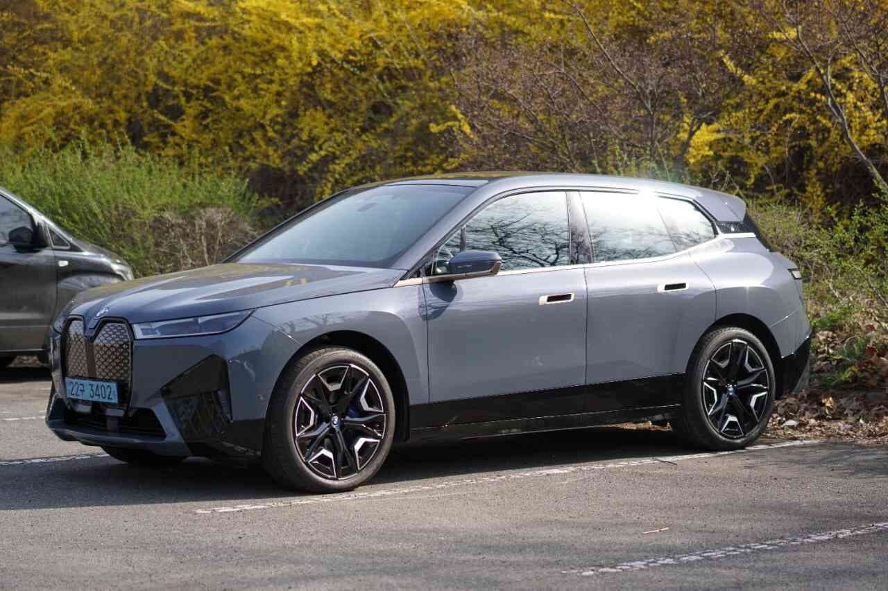 BMW iX 시승했습니다. 무엇이든 물어보세요! 게시글 썸네일