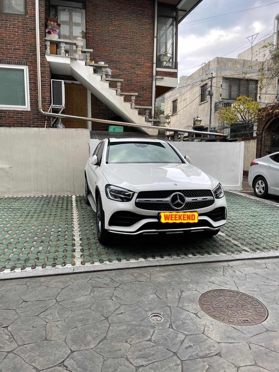 벤츠 GLC-클래스 GLC 300e 4MATIC 쿠페 게시글 썸네일