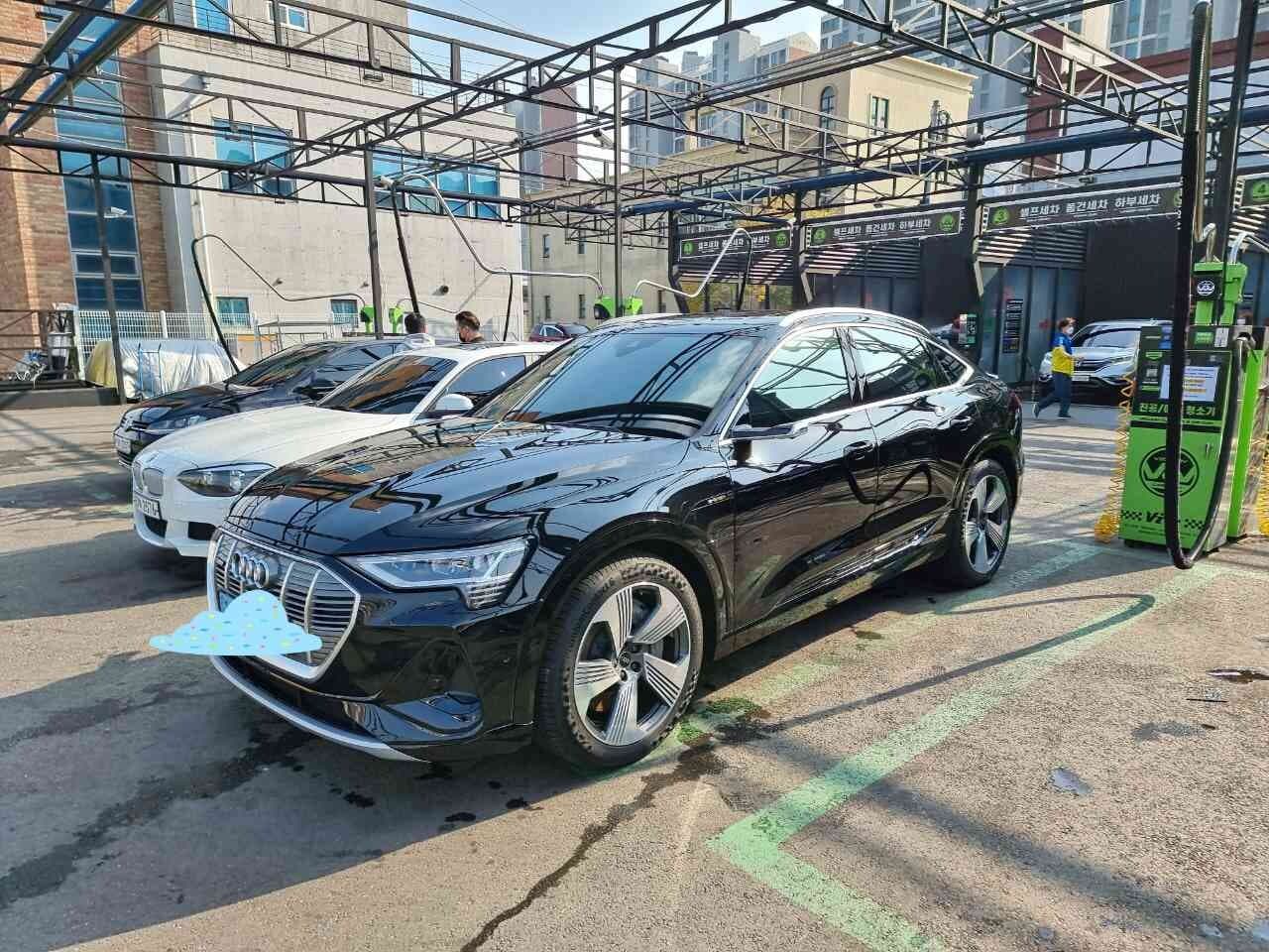 아우디 e-트론 스포츠백 55 콰트로 2C5 게시글 썸네일