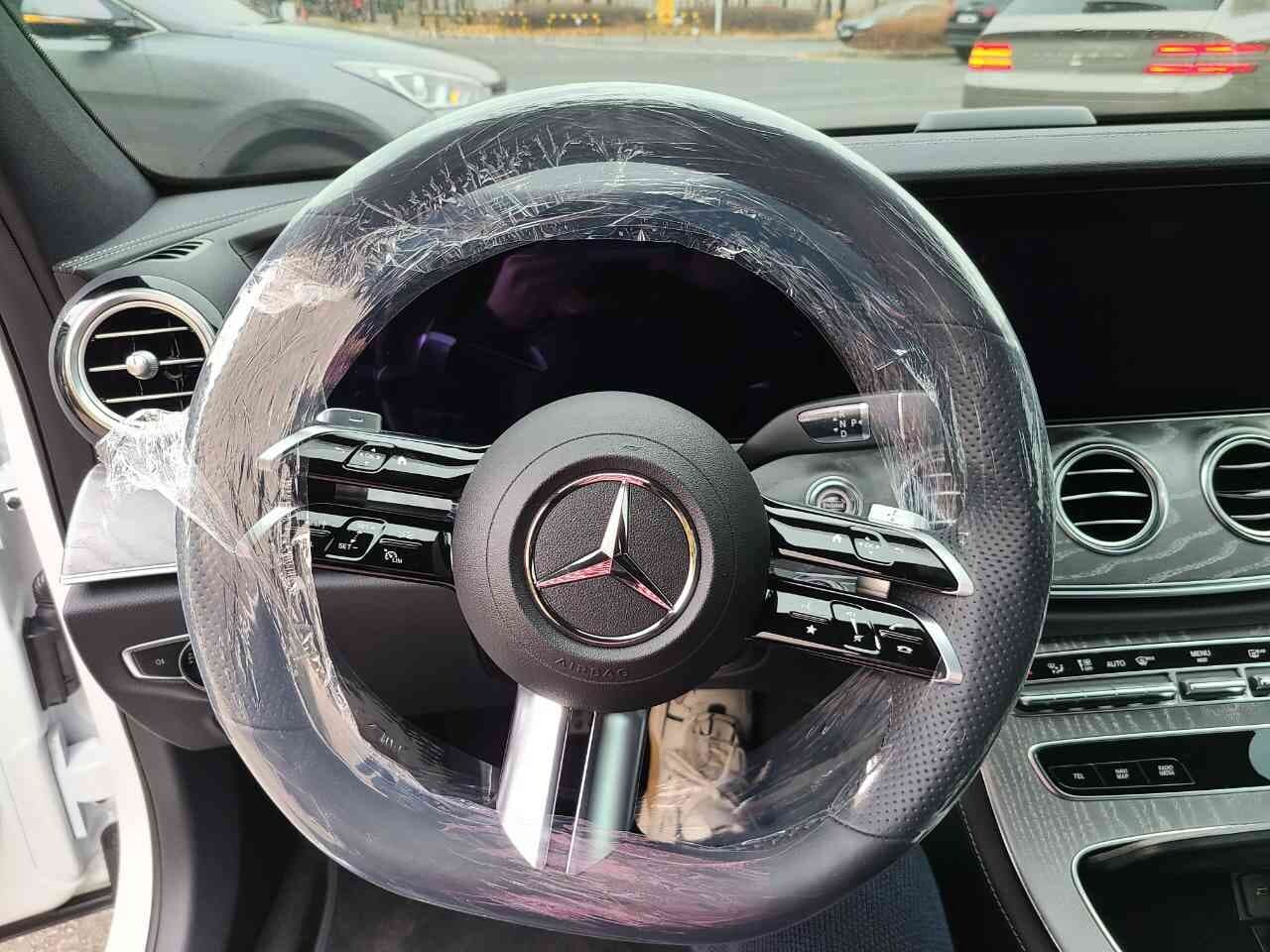 벤츠 E-클래스 E 350 4MATIC AMG 라인 게시글 썸네일