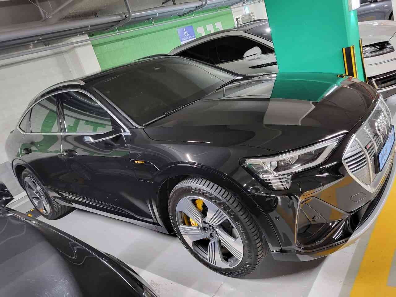 아우디 e-트론 스포츠백 55 콰트로 게시글 썸네일