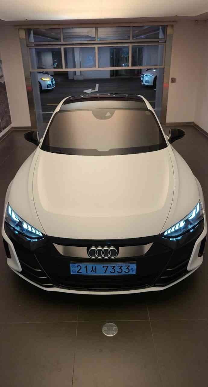 아우디 e-트론 GT 콰트로 프리미엄 게시글 썸네일