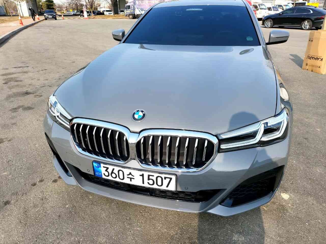 BMW 5시리즈 520i M 스포츠 패키지 게시글 썸네일