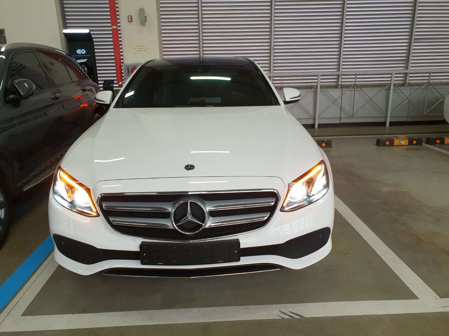 벤츠 E-클래스 E 220d 아방가르드 게시글 썸네일