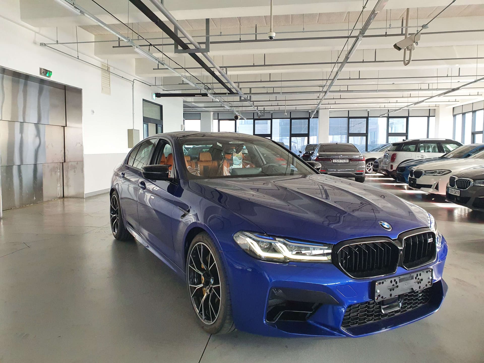 BMW M5 컴페티션 게시글 썸네일