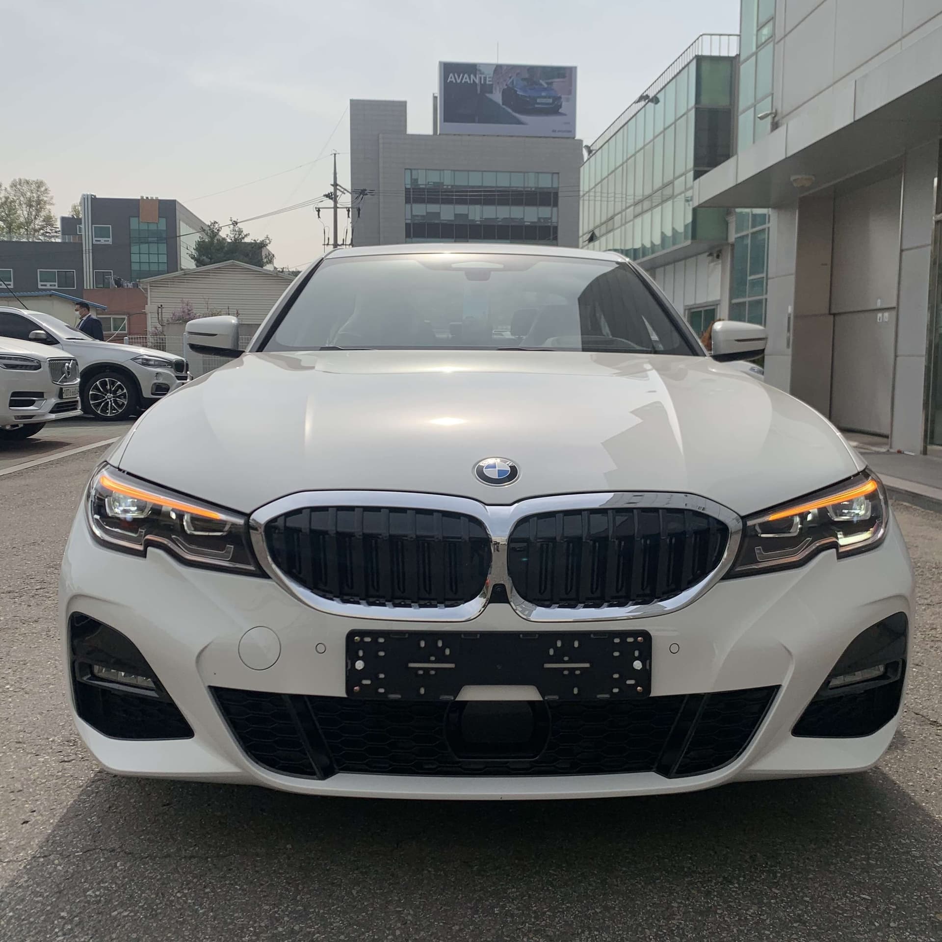 BMW 3시리즈 320i M 스포츠 게시글 썸네일