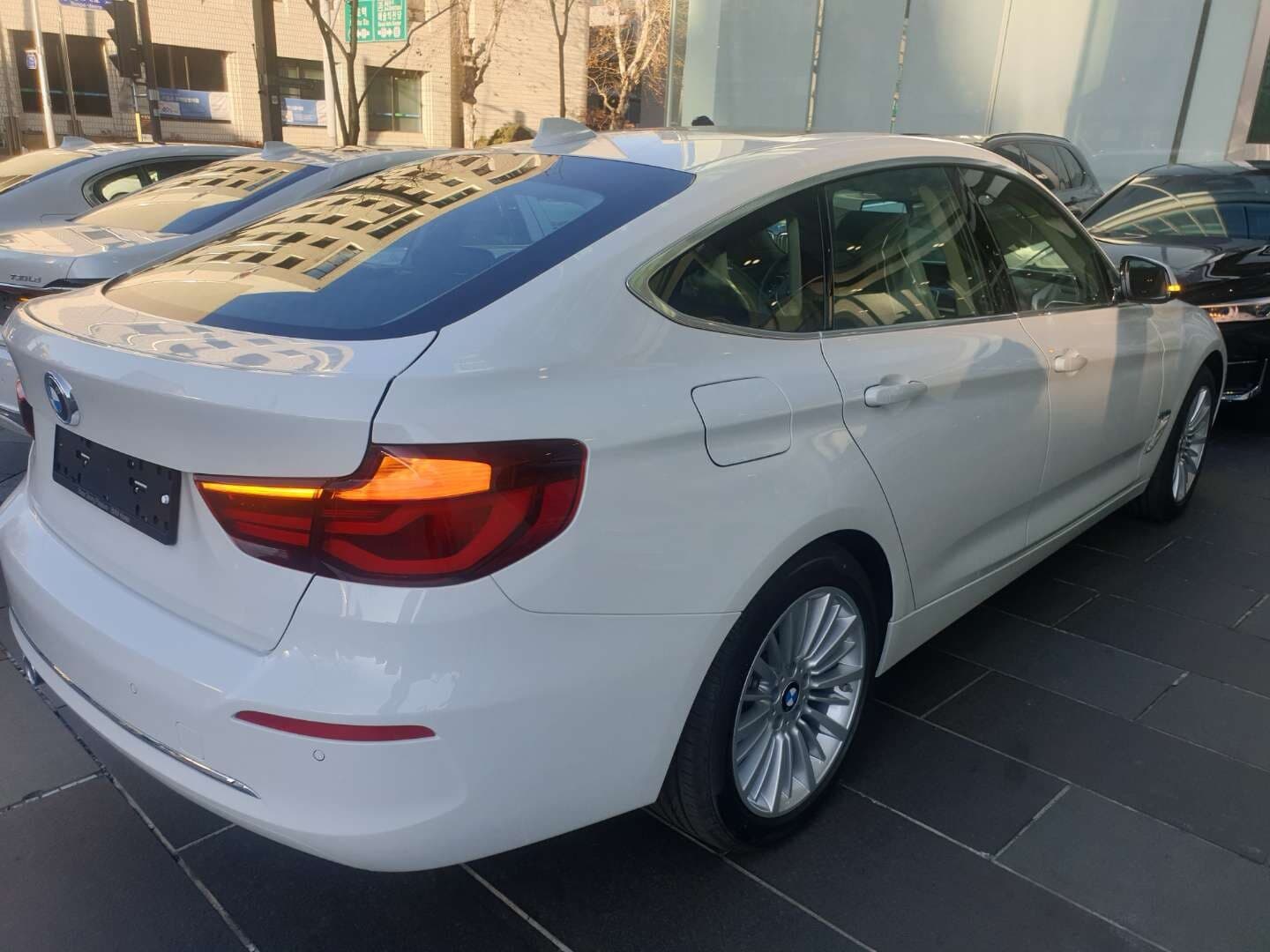 BMW 3시리즈 그란투리스모 320d GT 럭셔리 게시글 썸네일