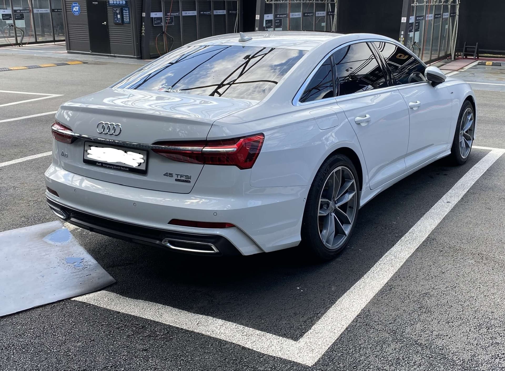 아우디 A6 45 TFSI 콰트로 프리미엄 게시글 썸네일